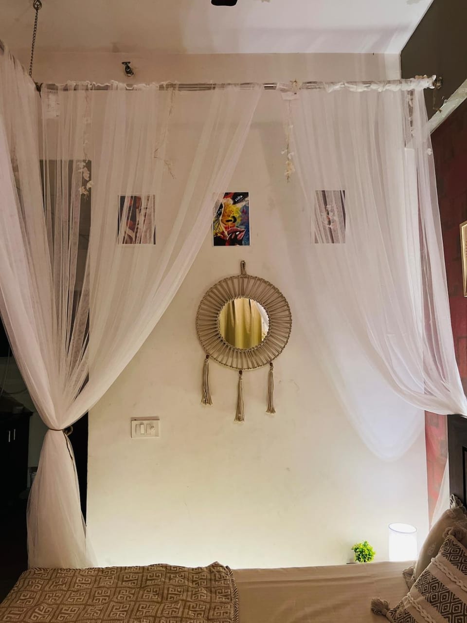 Luna Studio Cozy Boho Retreat with Canopy Bed Apartment in Uttar Pradesh