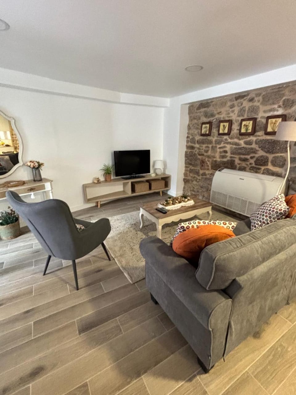 Communal lounge/ TV room, TV and multimedia, Living room