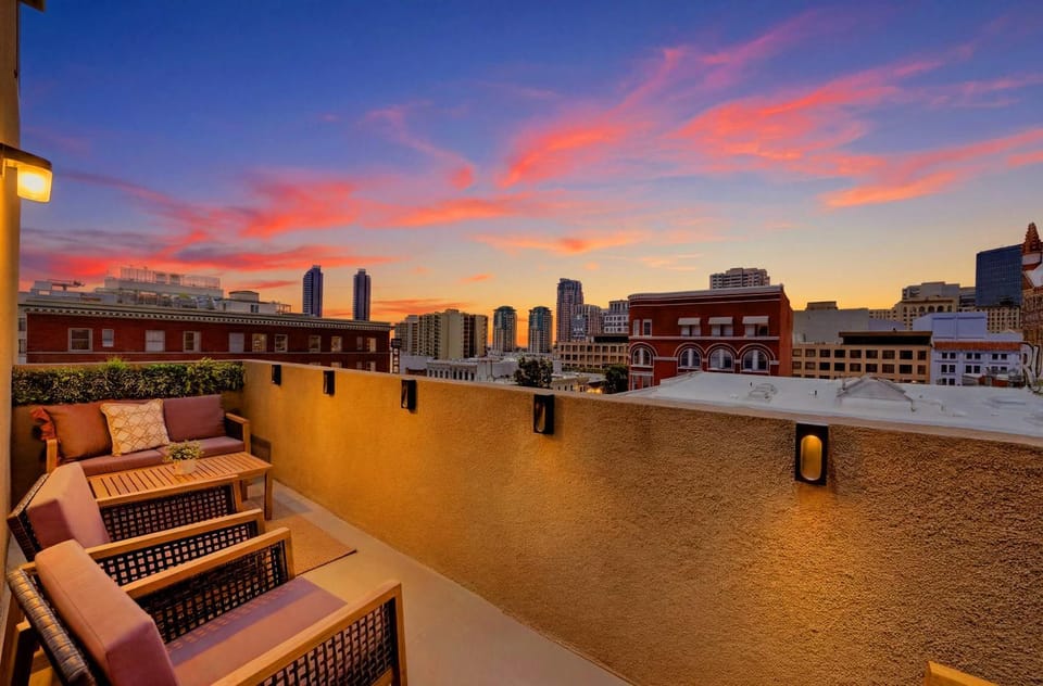 Explore Gaslamp from Chic Loft Balcony City Views Apartment in Gaslamp Quarter