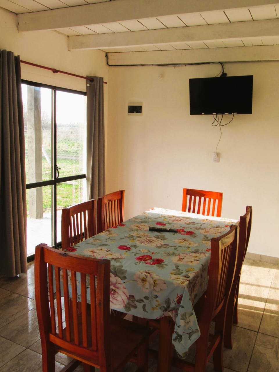 Communal lounge/ TV room, TV and multimedia, Living room, Dining area
