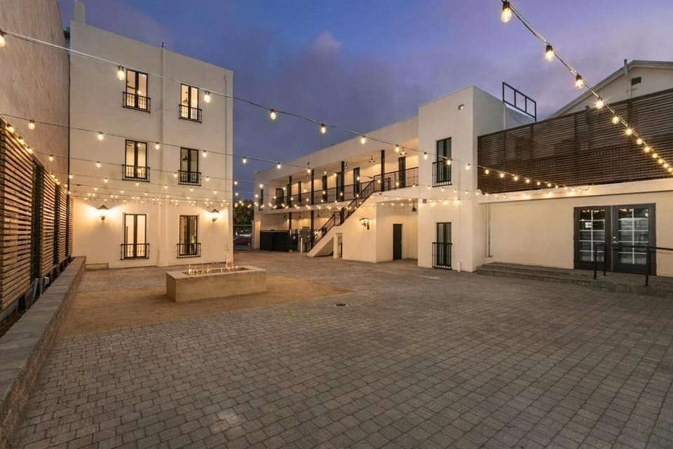 Artifact Inn - Trendy Chic Studio Walk to Gaslamp House in San Diego