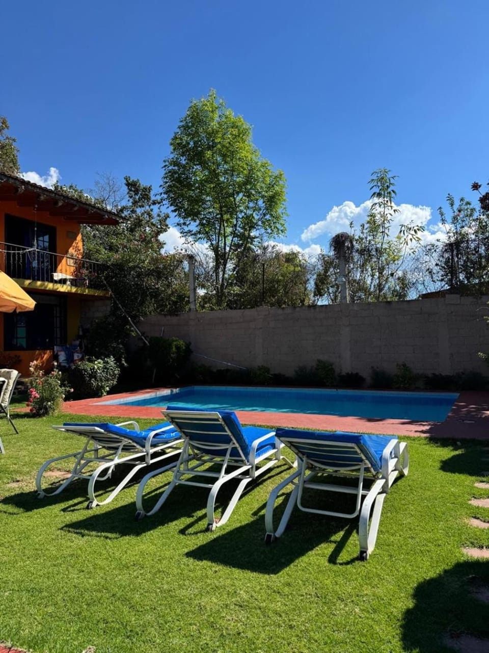 Dianas Home Valle de Bravo casa amarilla House in State of Mexico