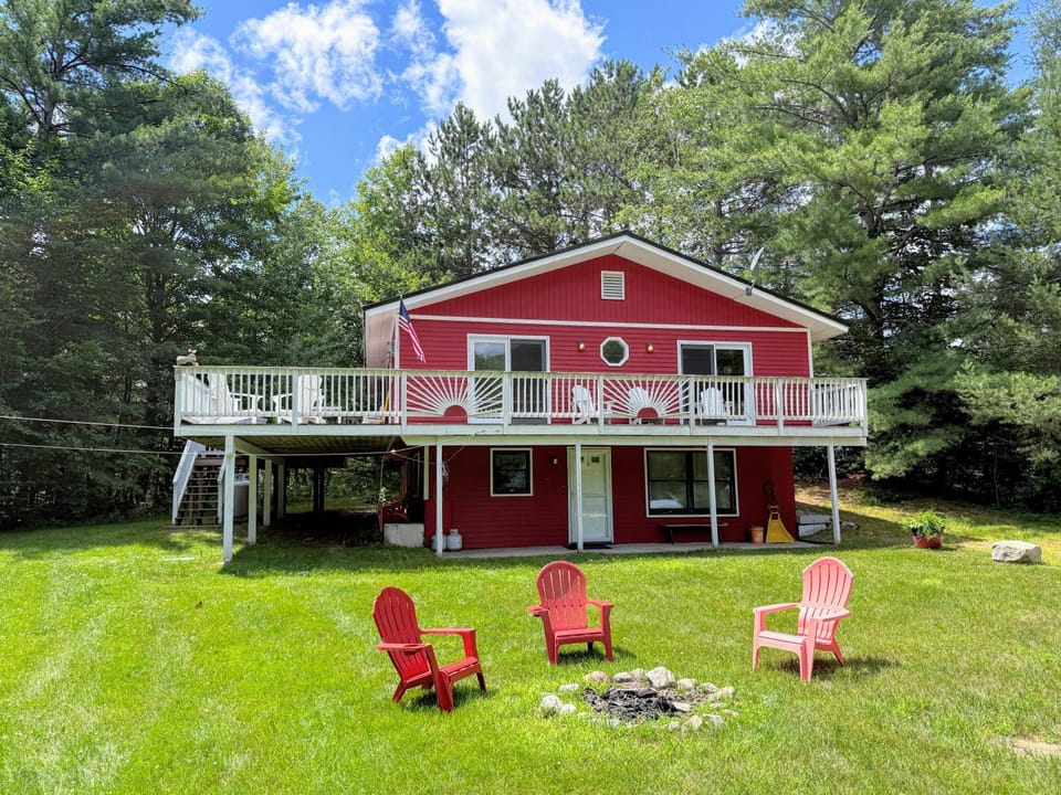 15TV Heated Floors, Game Room & Fire Pit - Dog Friendly - Five Minutes to Bretton Woods House in Twin Mountain