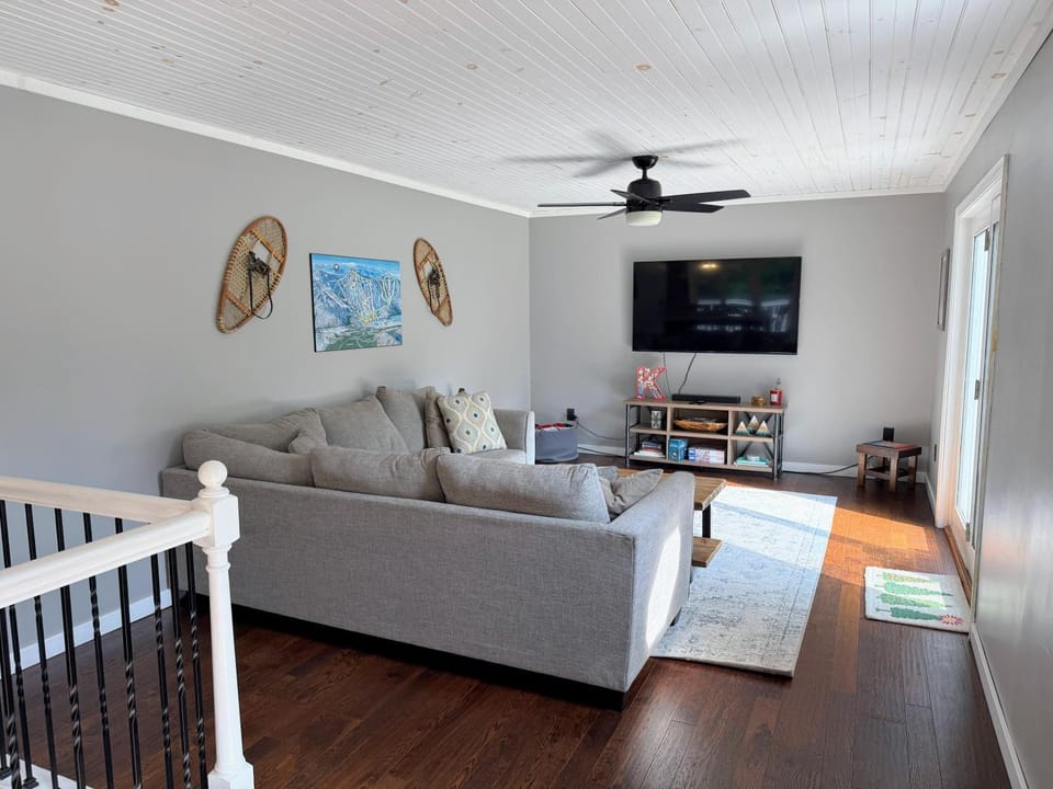 15TV Heated Floors, Game Room & Fire Pit - Dog Friendly - Five Minutes to Bretton Woods House in Twin Mountain