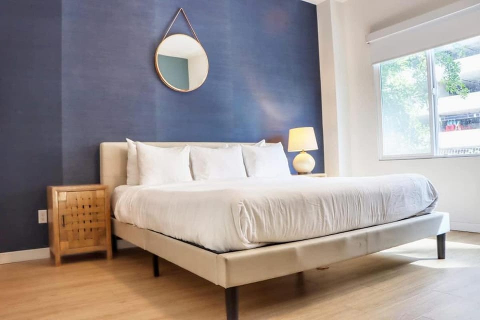 King Bed Steps from Gaslamp & Padres Stadium Apartment in San Diego