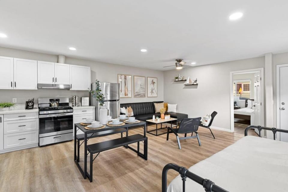 175 Steps to Beach Renovated 1BR w Patio House in Ocean Beach