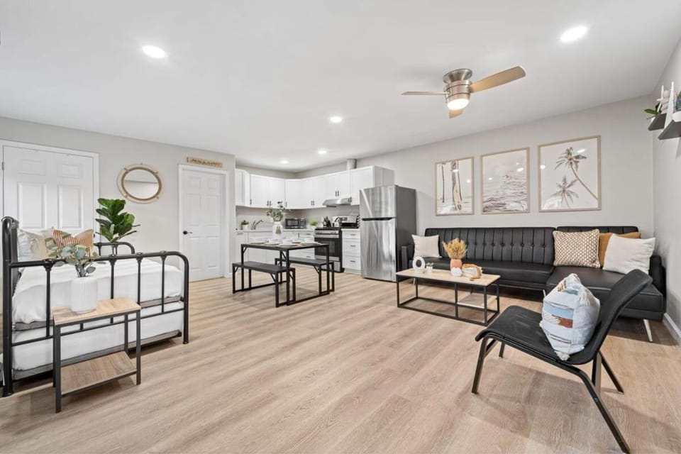 175 Steps to Beach Renovated 1BR w Patio House in Ocean Beach