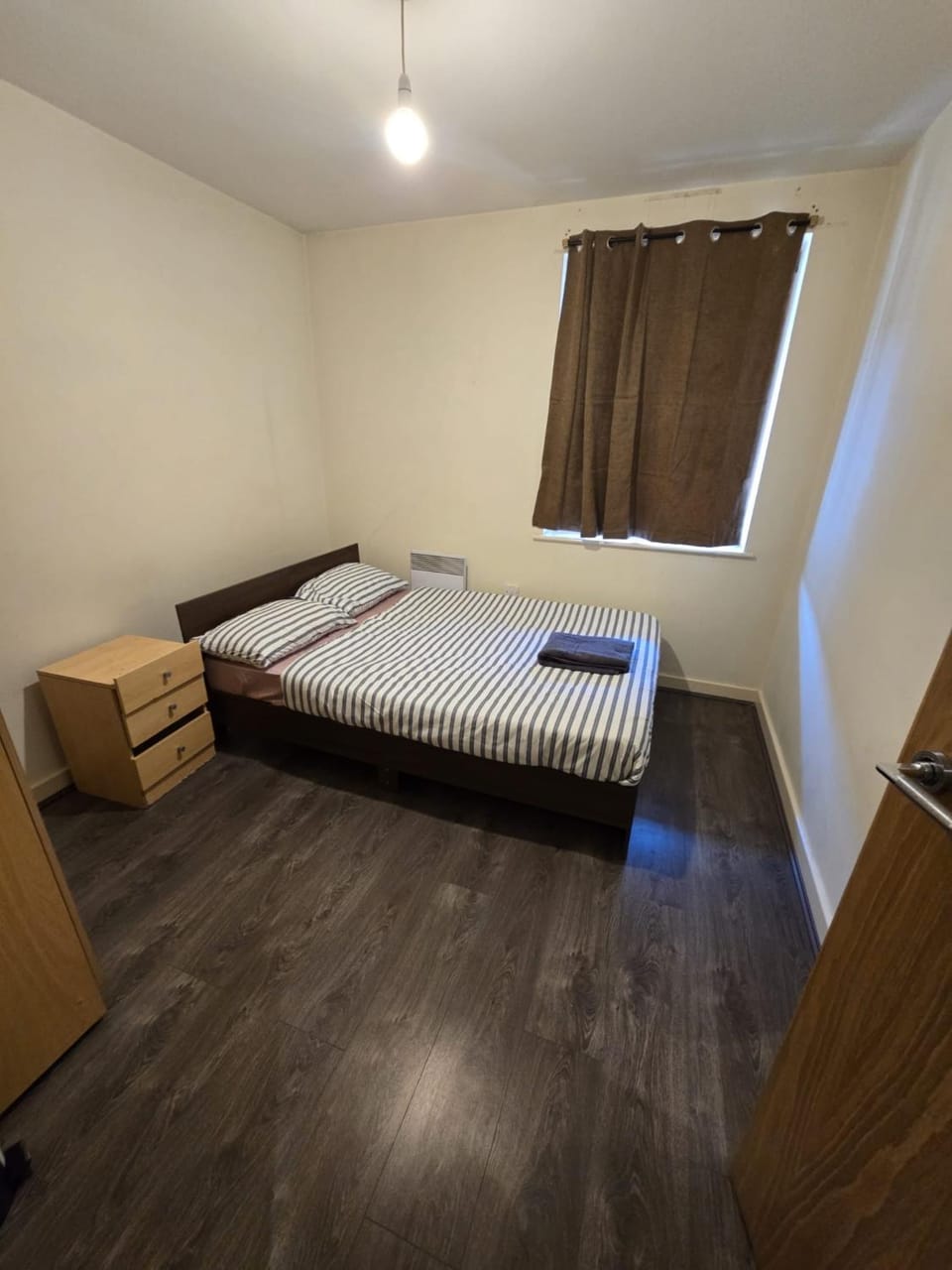 Bed, Photo of the whole room, Bedroom, wardrobe