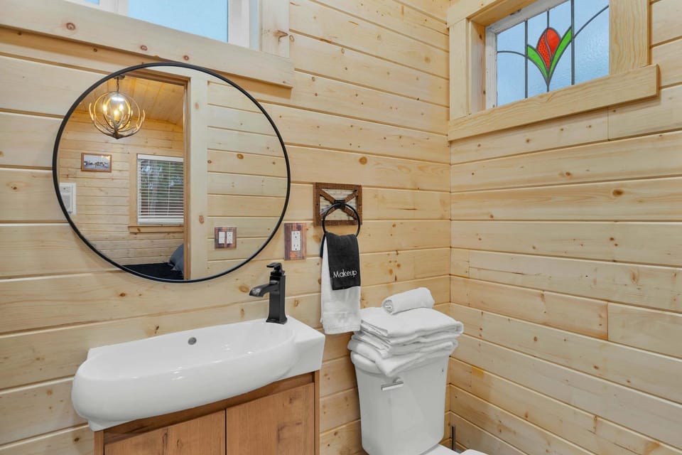 Immerse in Julian Cozy Cabin w Fireplace & Deck Cabin in Julian