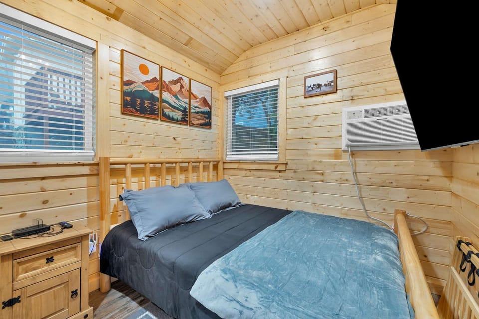 Immerse in Julian Cozy Cabin w Fireplace & Deck Cabin in Julian