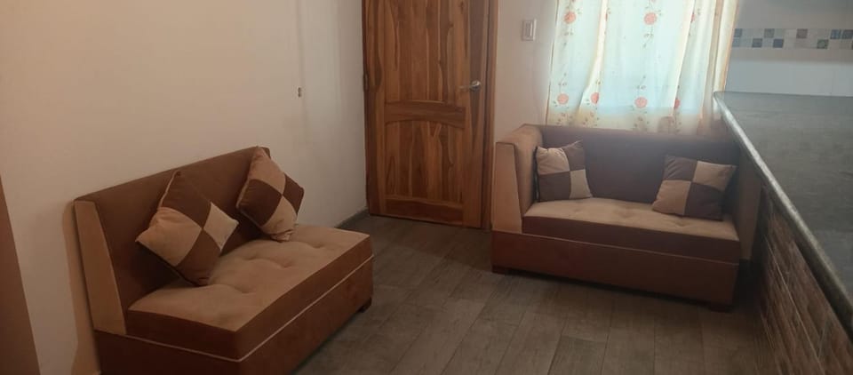 Los Ceibos Hostal Bed and Breakfast in Manta