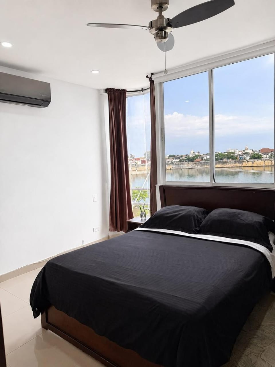 Comfort Rooms - Bay View Access - 500 Mbps WiFi - Near Getsemaní Vacation rental in Cartagena