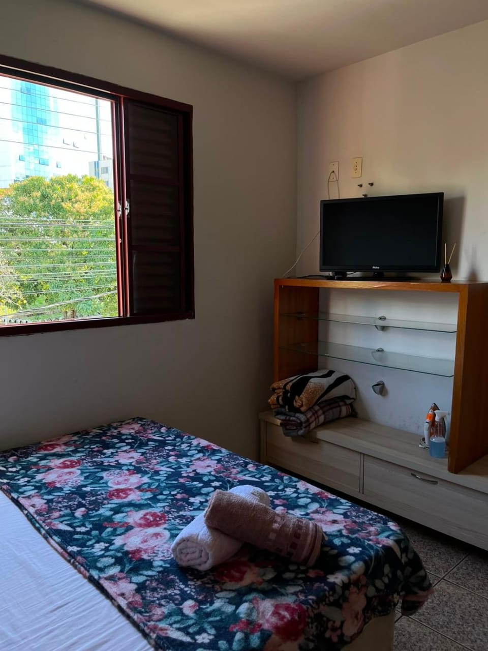 Apartamento simples no centro de Lavras com garagem Apartment in State of São Paulo