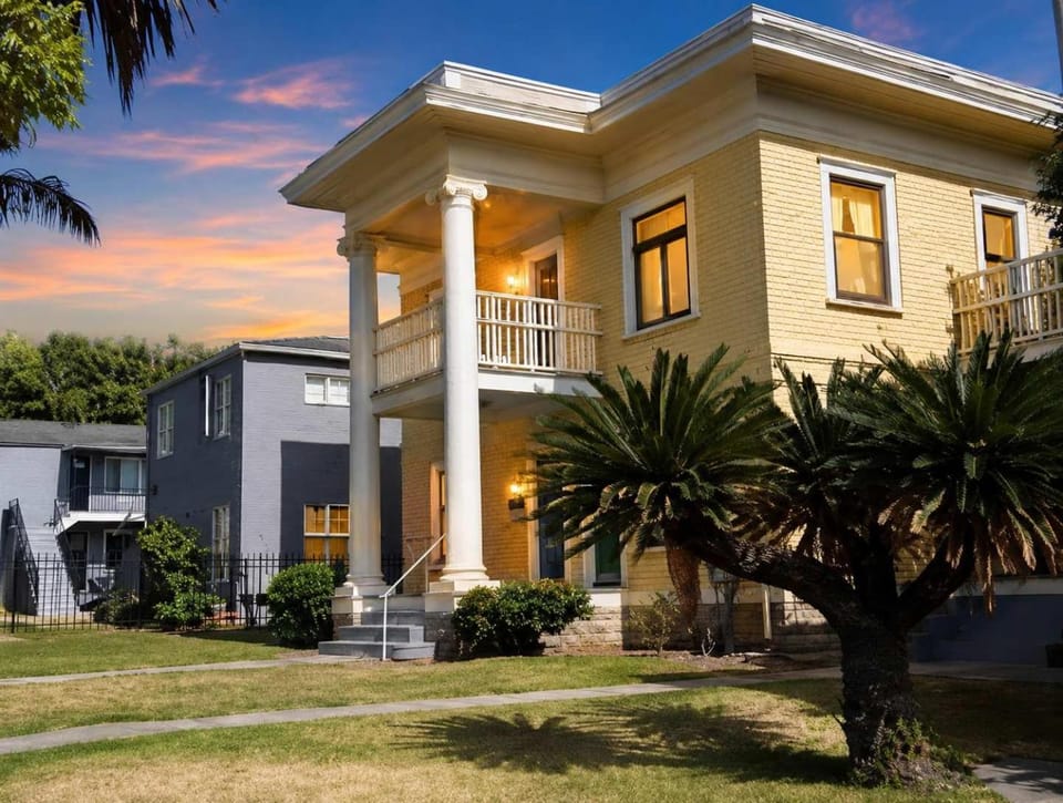 Charming Home in Great Location Backyard Porch Apartment in San Diego