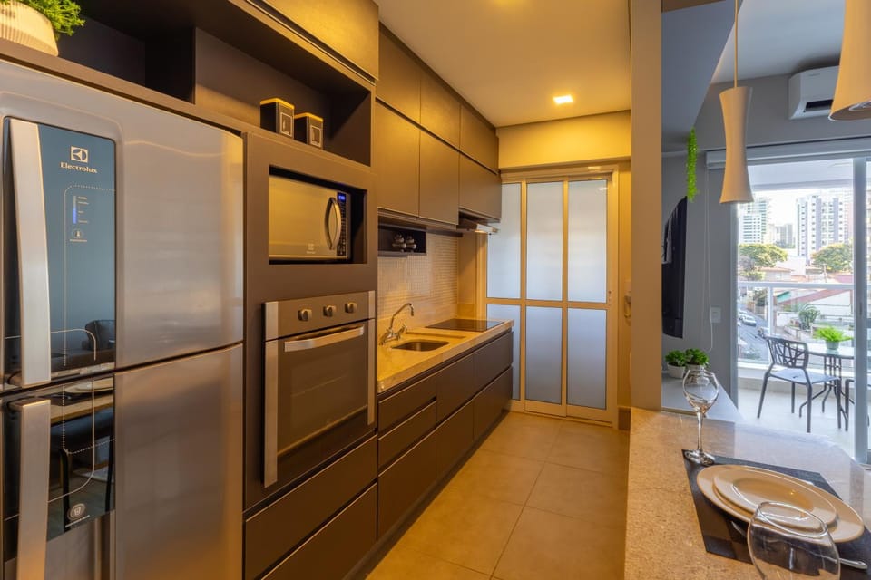 Kitchen or kitchenette, Dining area, oven, stove