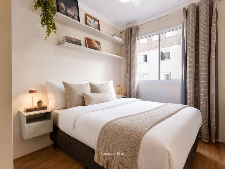 Photo of the whole room, Bedroom