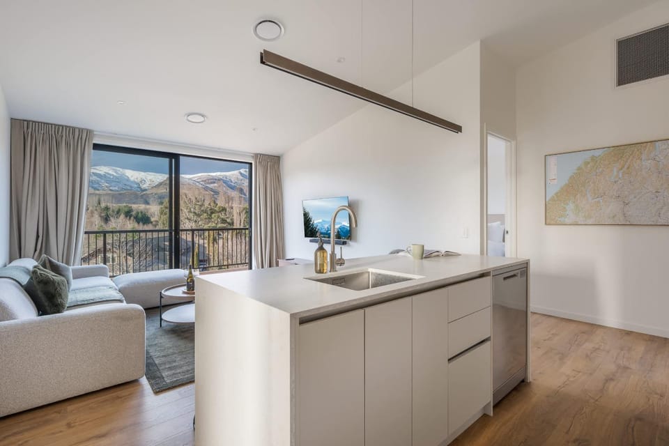 The Lookout BBQ Free Parking Heating House in Arrowtown