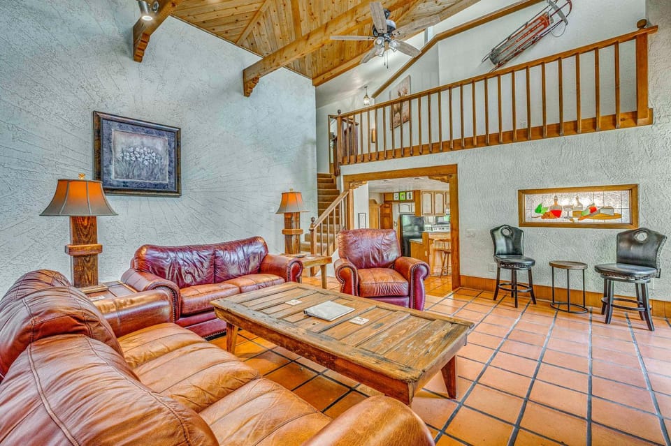 Hike & Ski! Quiet Home w/ Solarium in Cloudcroft House in Cloudcroft