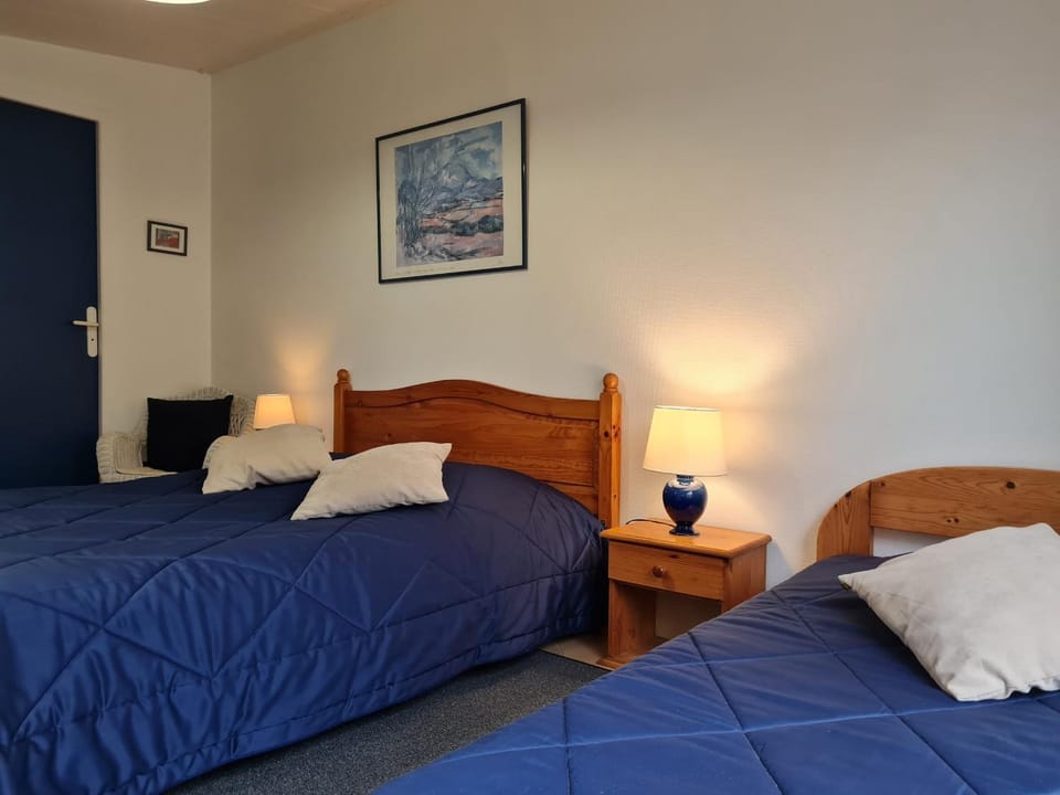 Chambres climatisées avec salle d'eau privée, idéal famille - FR-1-590-463 Bed and Breakfast in Centre-Val de Loire