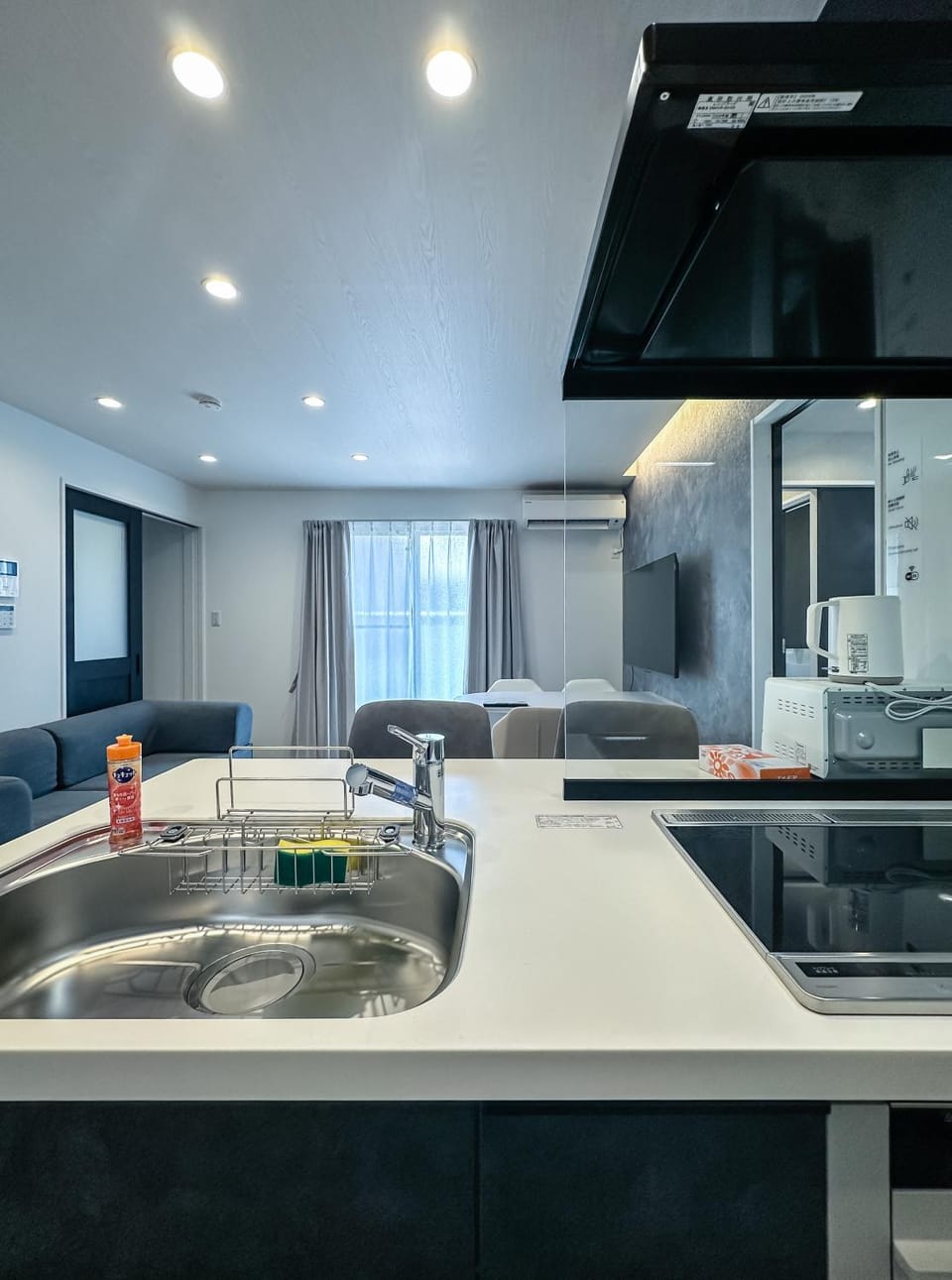 Kitchen or kitchenette, Dining area, stove