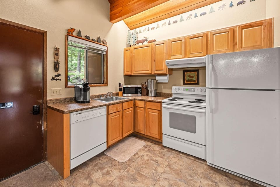 Limber Pine Townhome and 2BDR Stay House in Whitefish