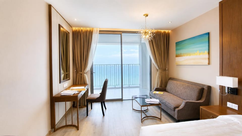 Natural landscape, Living room, Photo of the whole room, Sea view