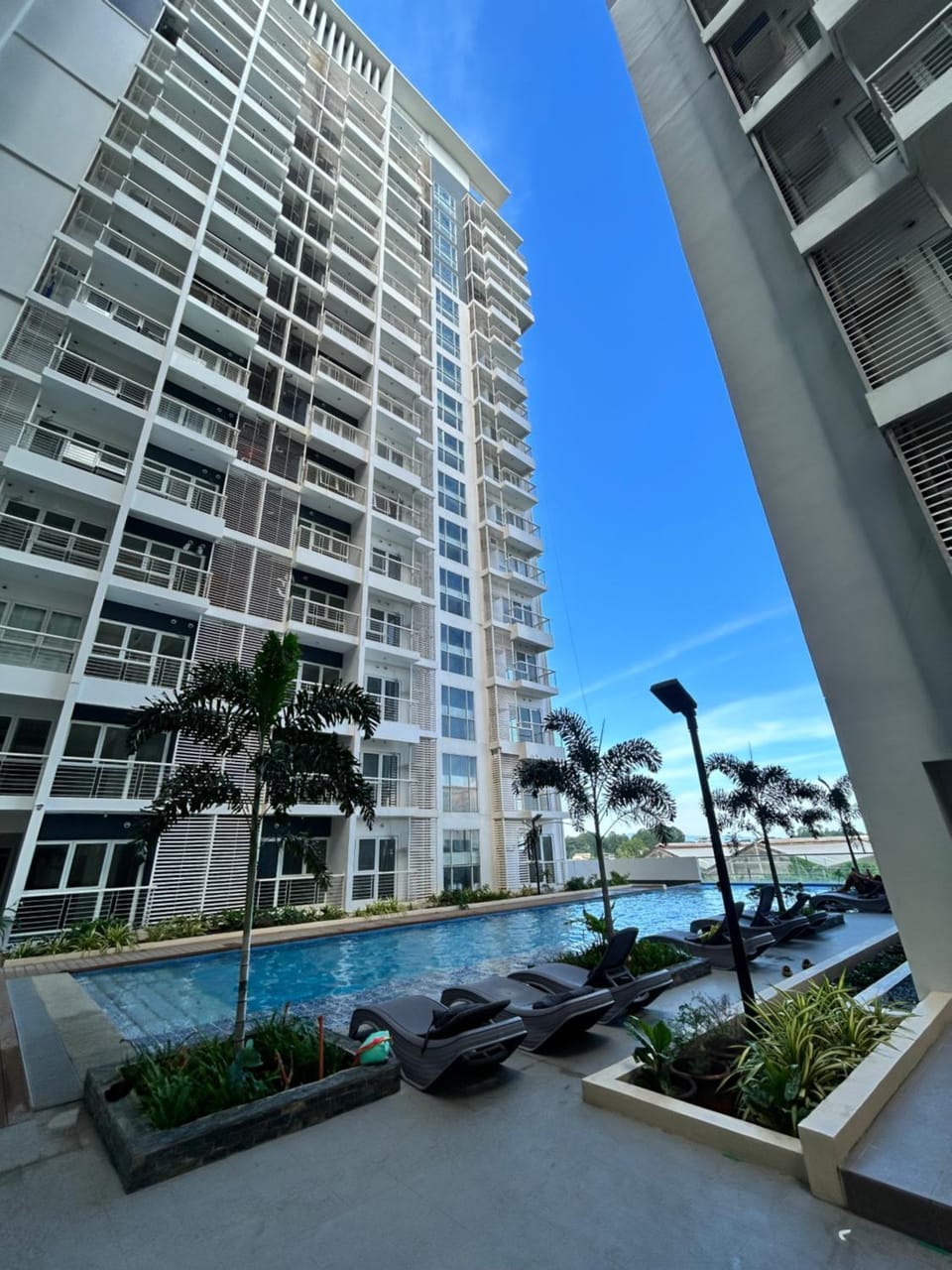 KG 8 studio unit l few mins to SM & SMX l near airport Apartment hotel in Davao City