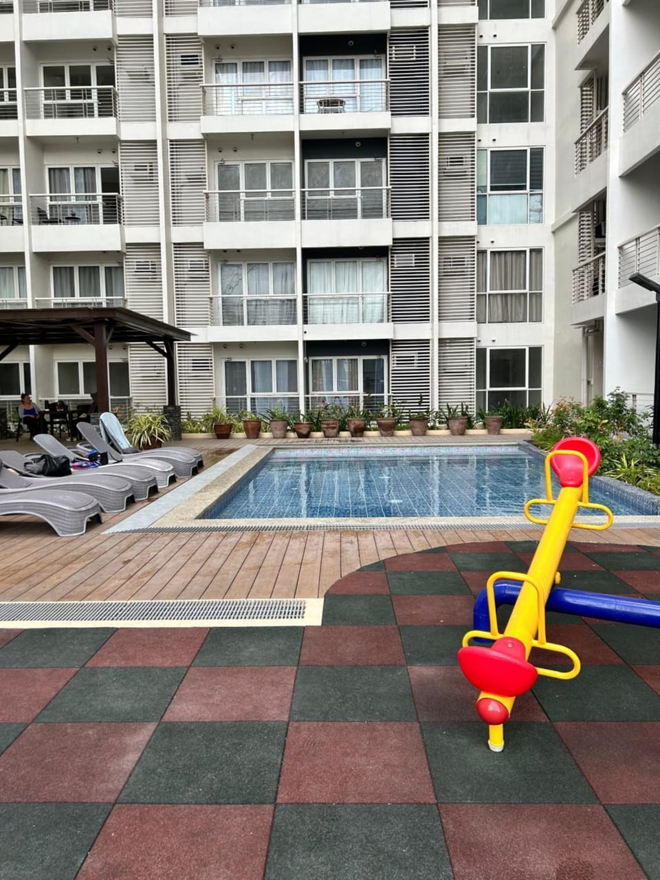 KG 8 studio unit l few mins to SM & SMX l near airport Apartment hotel in Davao City
