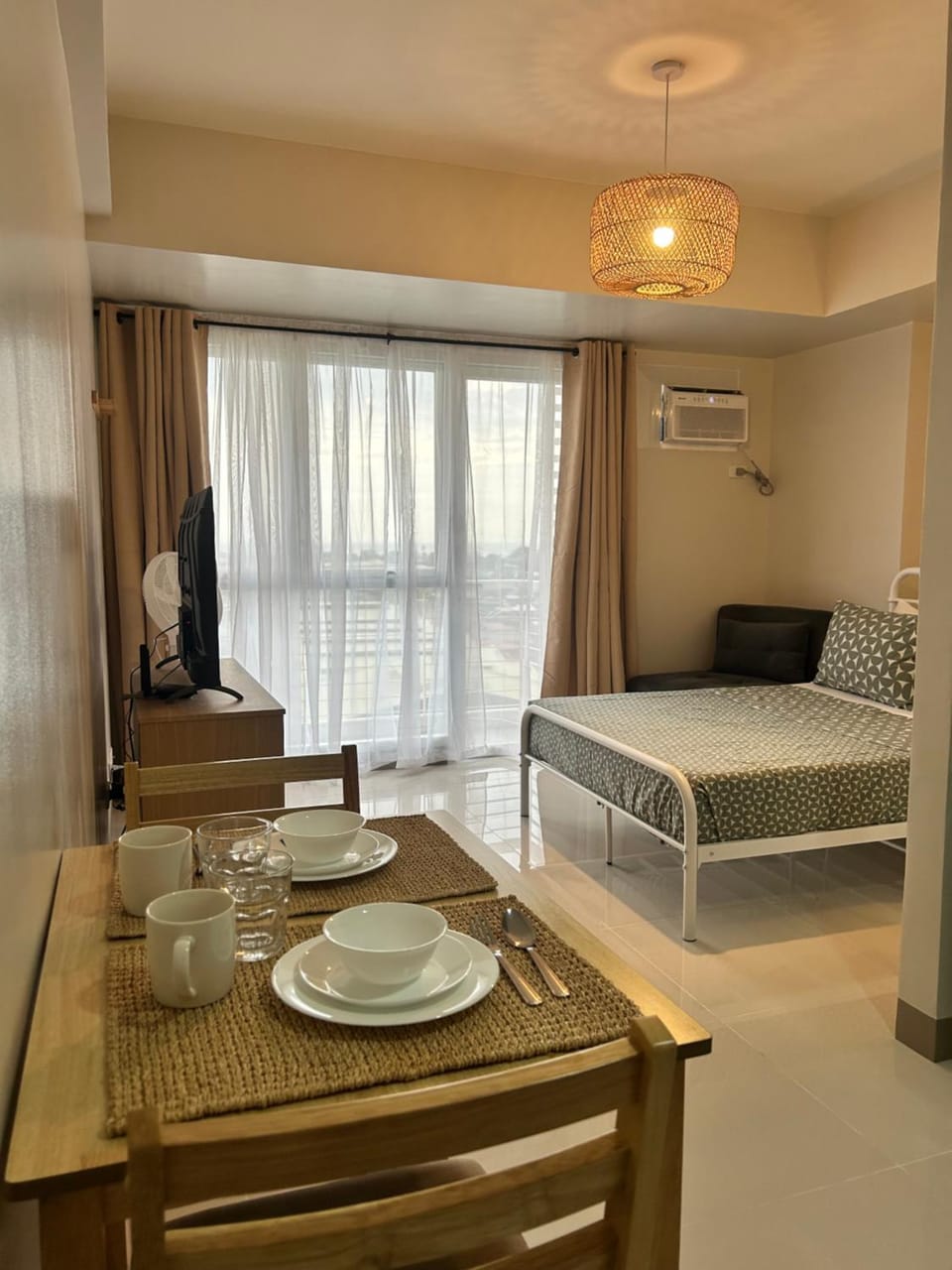 KG 8 studio unit l few mins to SM & SMX l near airport Apartment hotel in Davao City