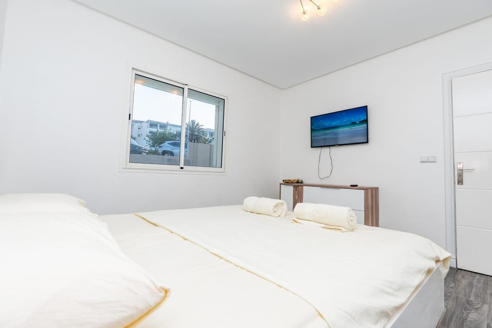 Oceanfront Escape Pool & Panoramic Sea Vue Apartment in Tangier-Tétouan-Al Hoceima