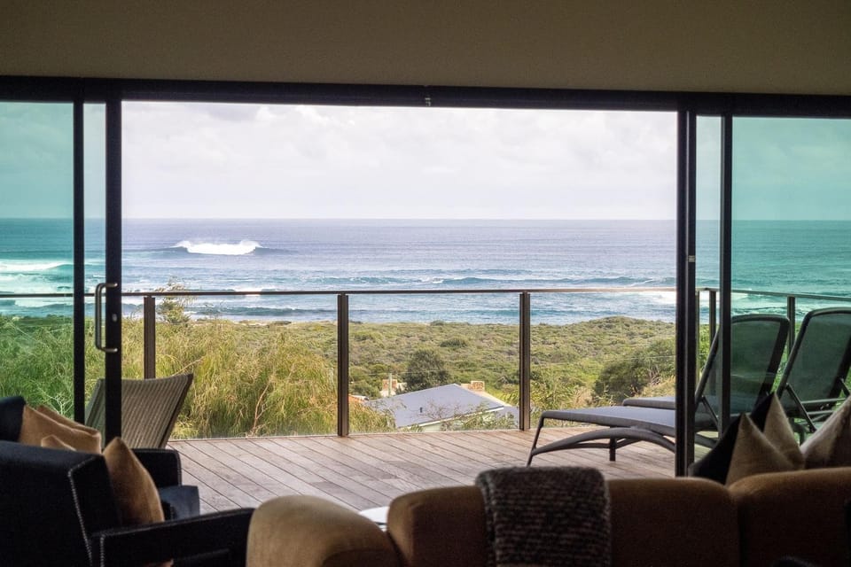 View (from property/room), Balcony/Terrace, Living room, Seating area, Sea view