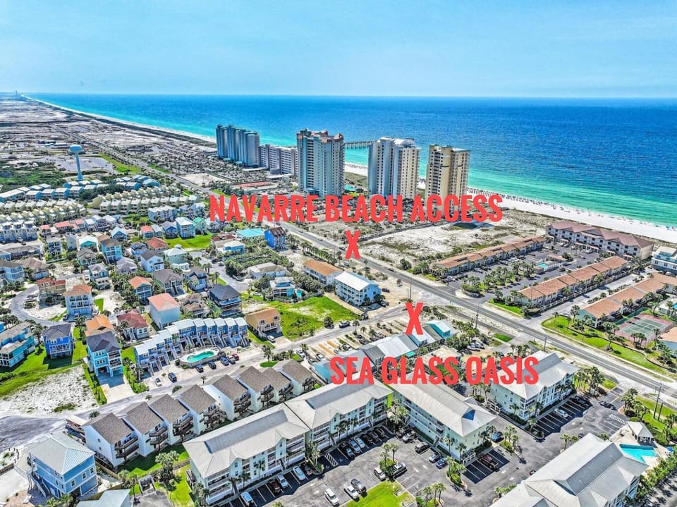 100 Yards to Beach! Fire Pit, 3 Decks, Dogs OK! House in Pensacola Beach