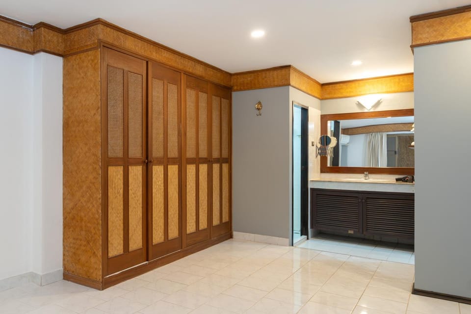 Bathroom, Bedroom, wardrobe