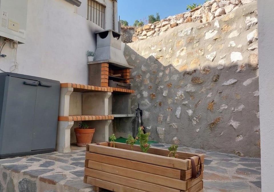 Patio, Off site, Day, Natural landscape, BBQ facilities
