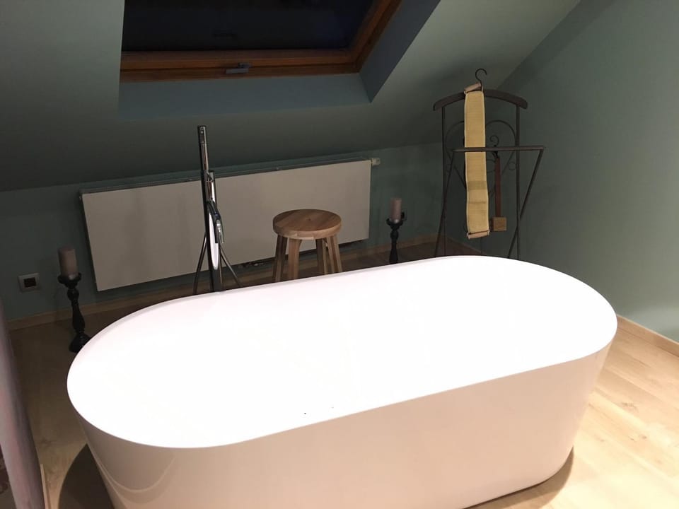 Bathroom, Bath