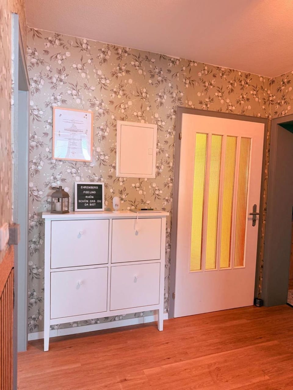 Photo of the whole room, wardrobe