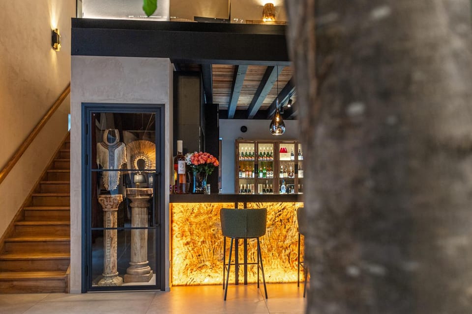 Lounge or bar