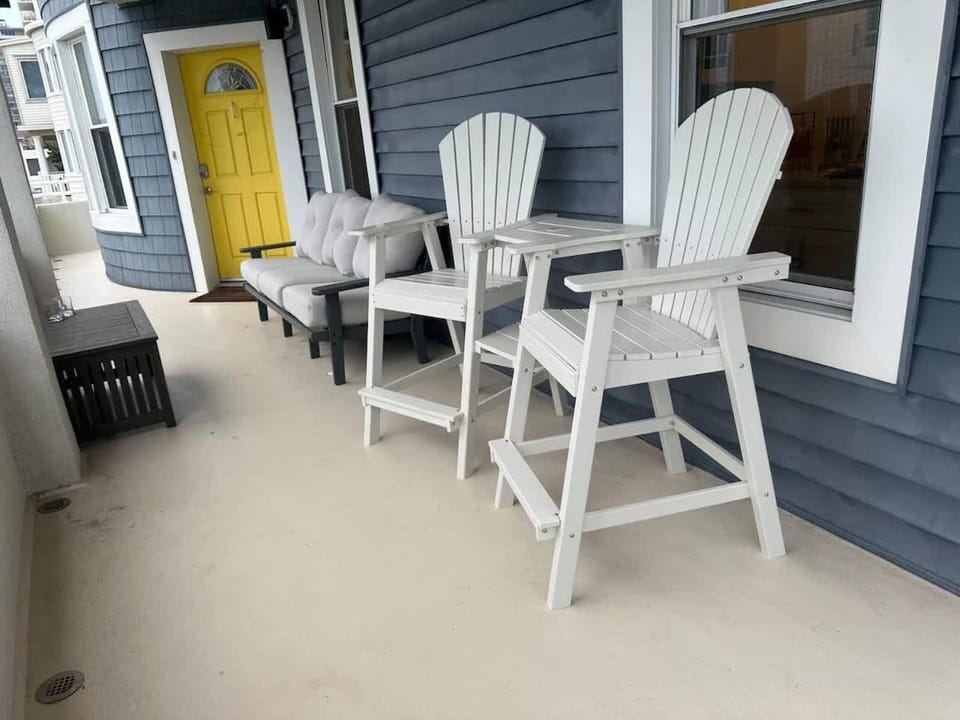 Premier Oceanfront Beach Pad 9BR House in Ventnor City