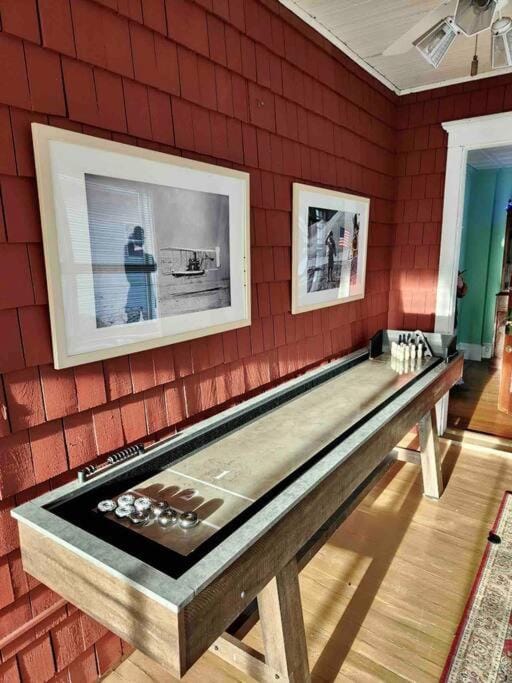 American Adventure AC family beach home House in Ventnor City