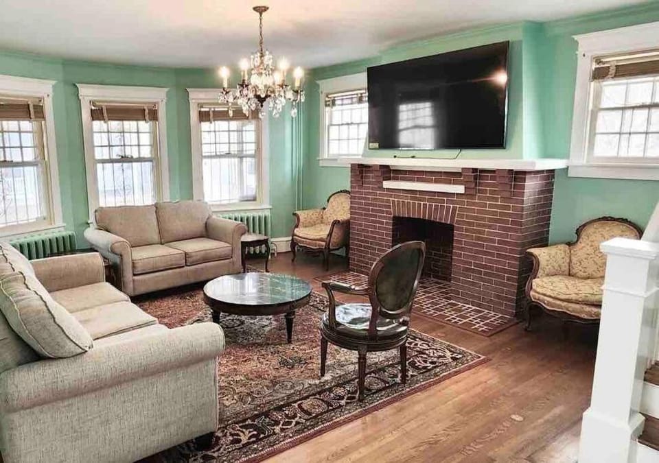 American Adventure AC family beach home House in Ventnor City