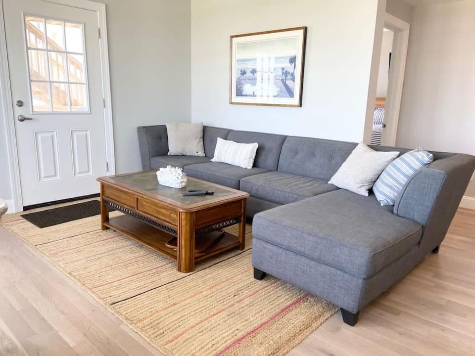 Custom beachfront beach pad - boardwalk walkout House in Ventnor City