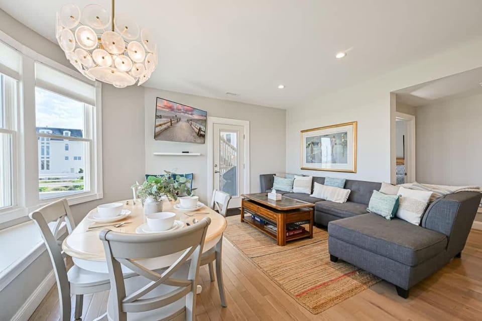 Custom beachfront beach pad - boardwalk walkout House in Ventnor City