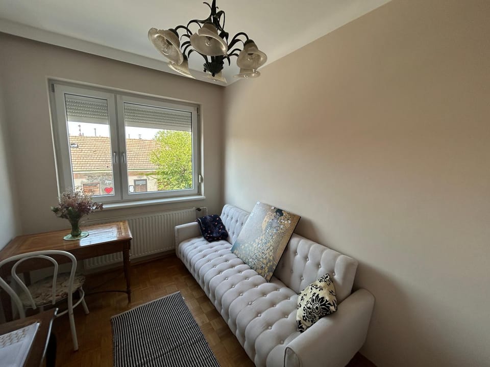 Seating area, Bedroom