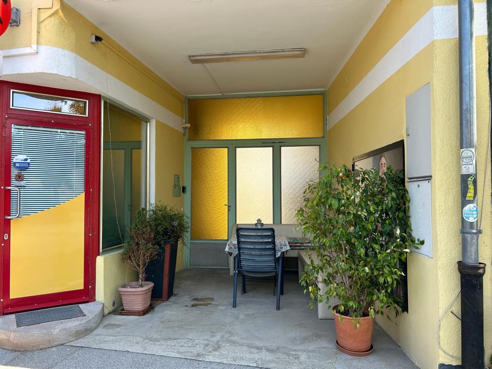 Property building, Facade/entrance