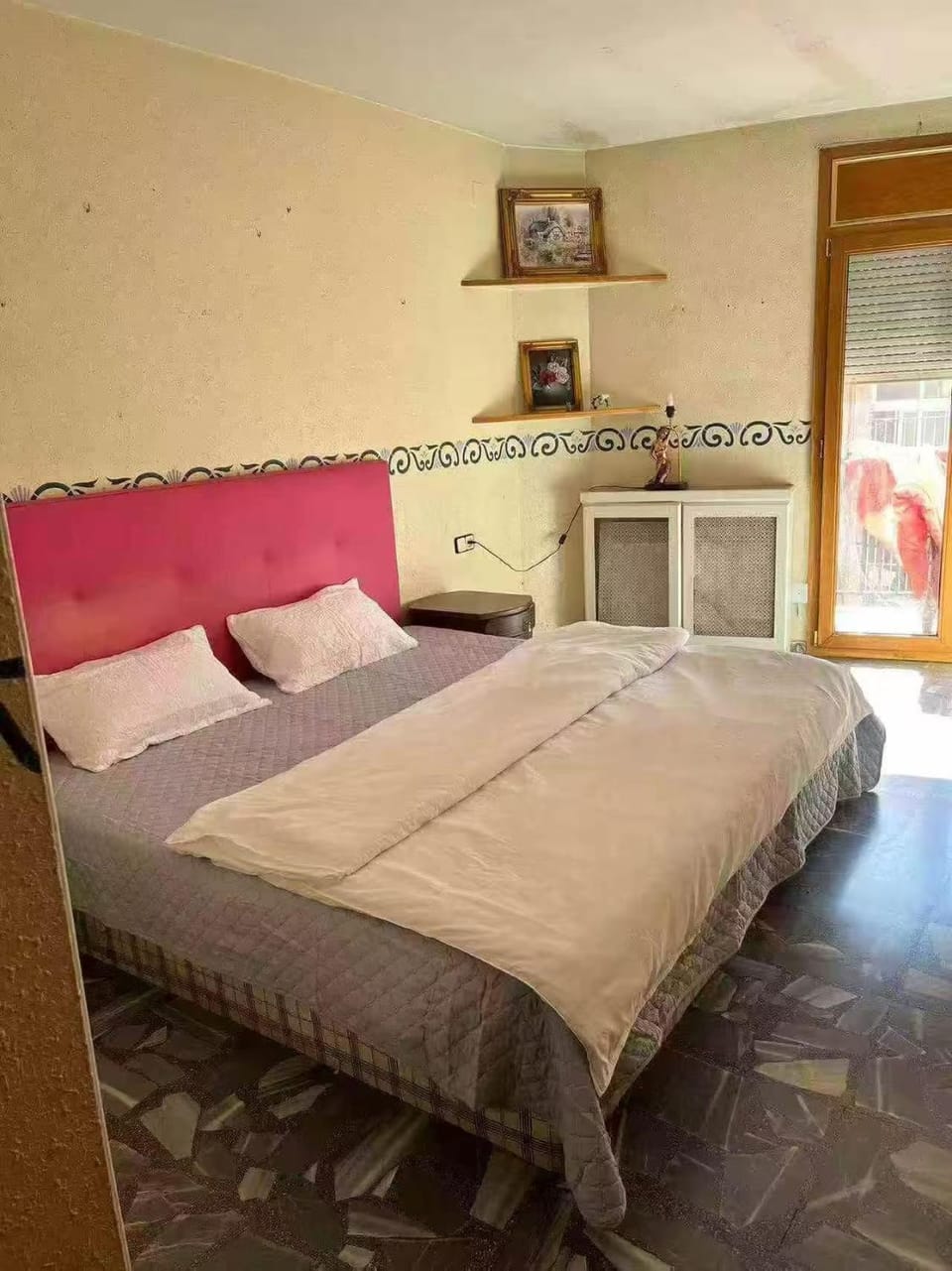 巴塞罗那华人民宿 Bed and Breakfast in Badalona