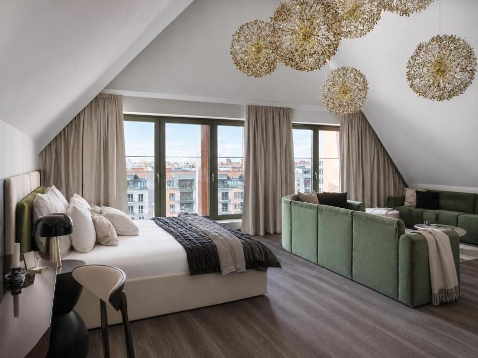 Bed, Living room, Photo of the whole room, Seating area, Bedroom