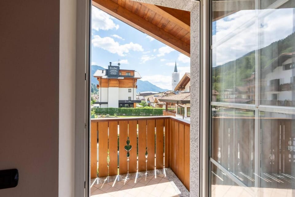 The Ski Stop Apartment & Free Park Apartment in Pinzolo