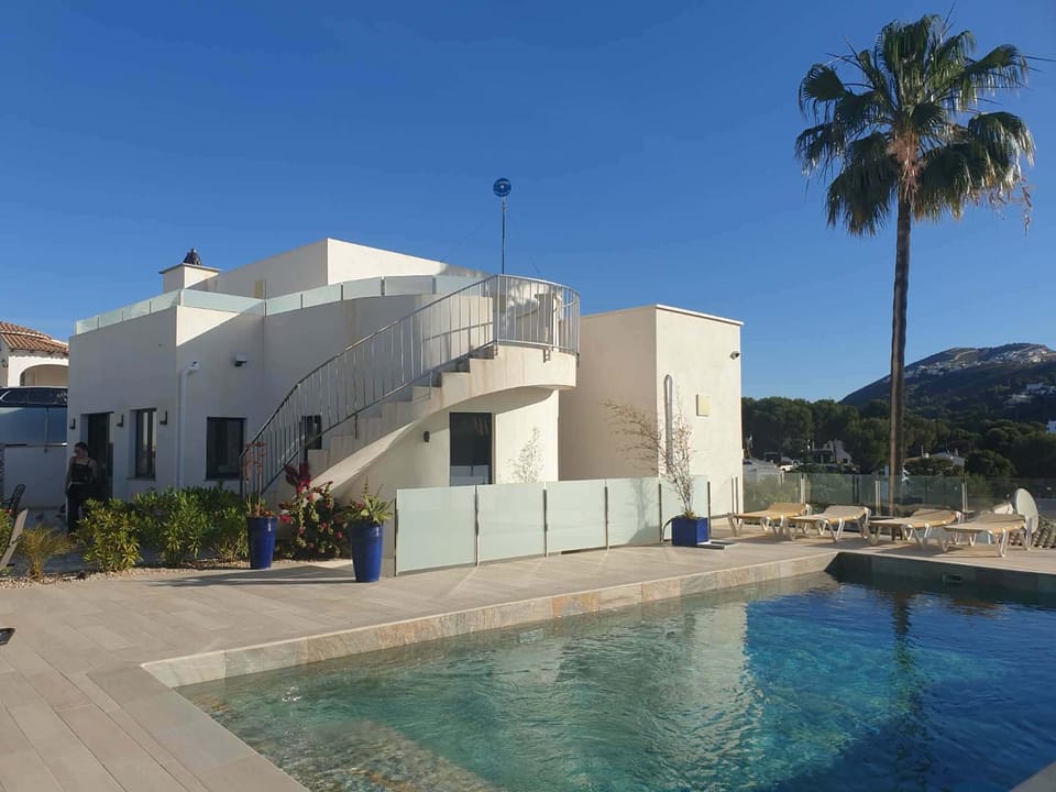 Moraira El Portet - magnifique appartement rénové - shared pool Apartment in Marina Alta