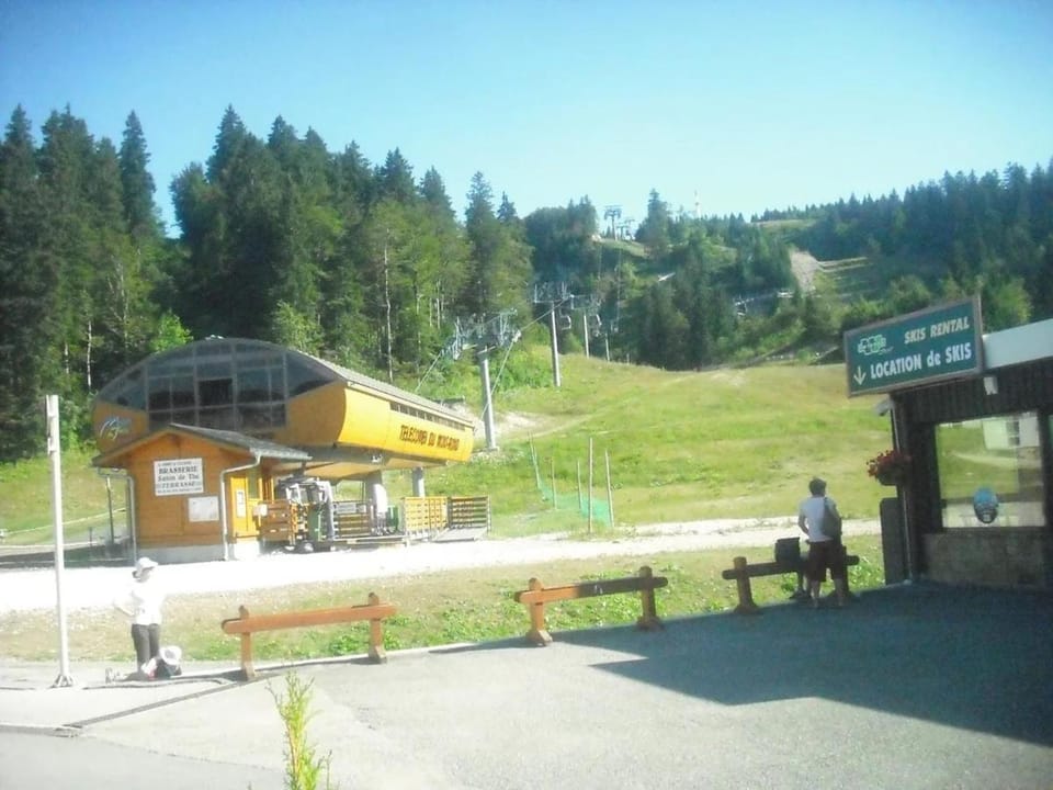 Le Tonneau de la Faucille Apartment in Gex