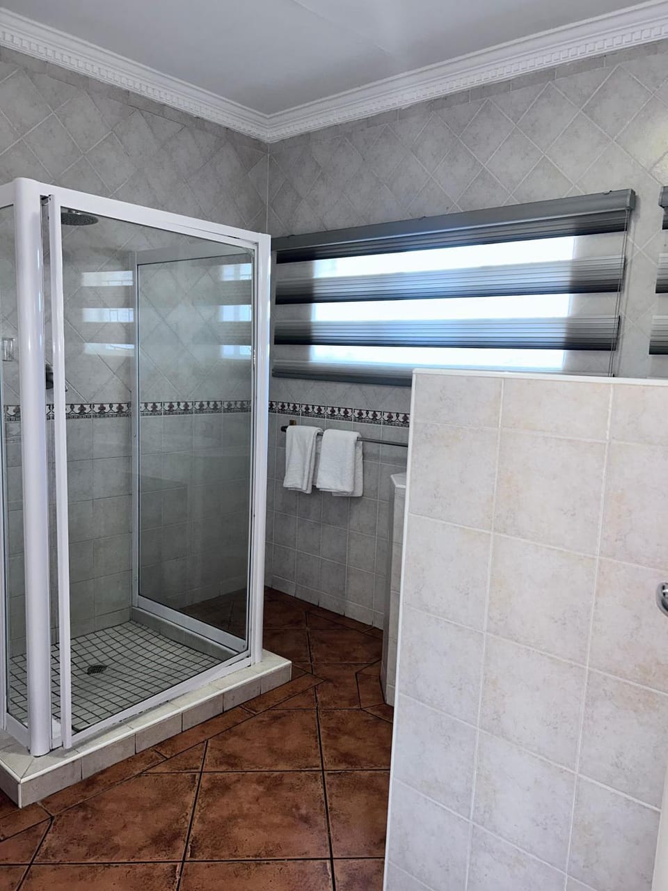 Shower, Bathroom, towels